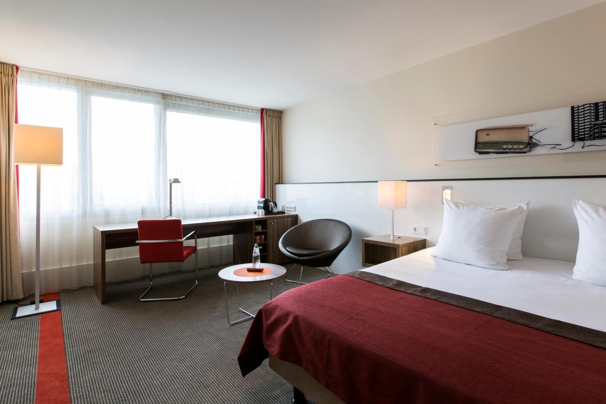 Centre By Ihg Hotel 4*